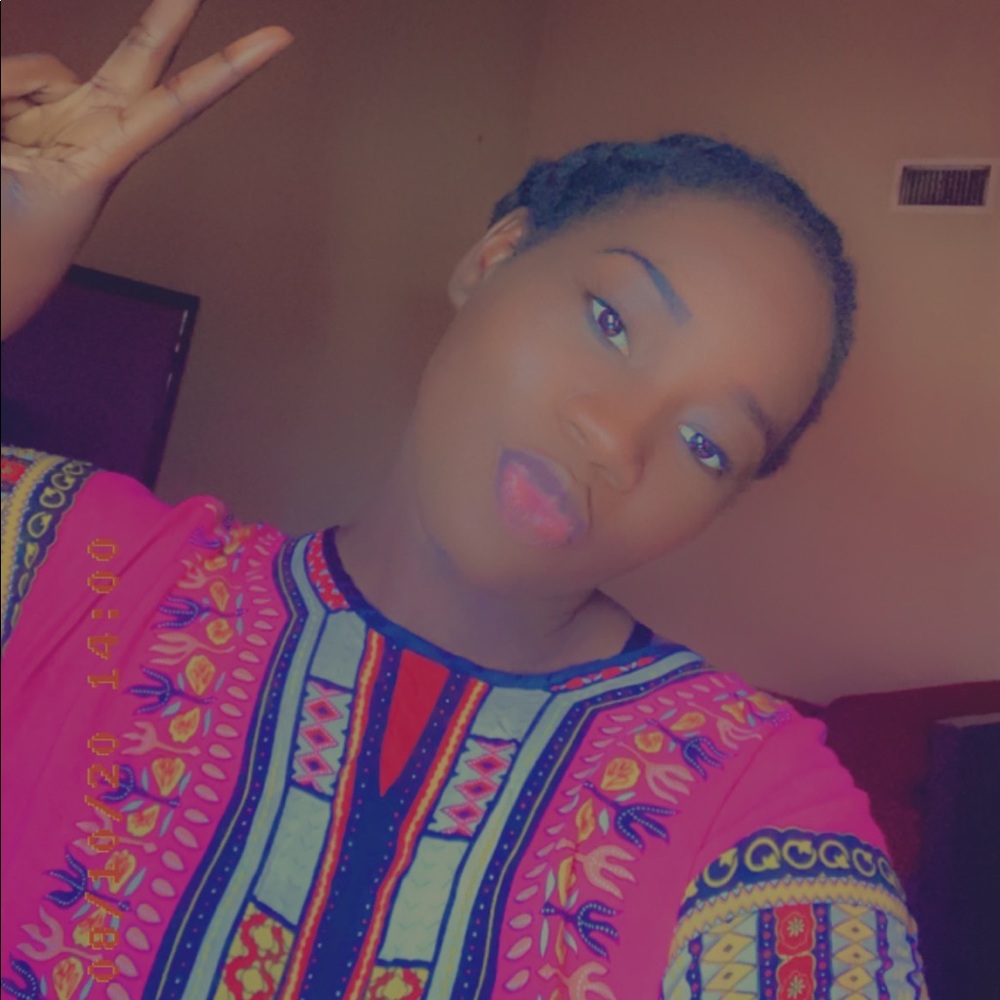 Meet your Posher, Yasine